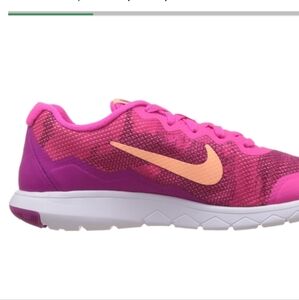 Nike Women's Flex Experience Pink Size 8